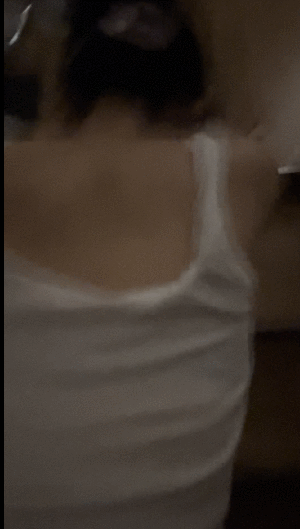 ⭐⭐【独家泄密】河南极品身材女大学生校园后门狂野play！卫衣直接掀到腰上，抓栏 配图3