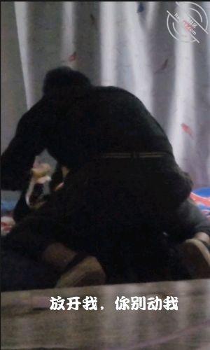 12 深夜酒劲上头，潜入老姐屋内，强奸老姐 2（视频贴）-老宋论坛