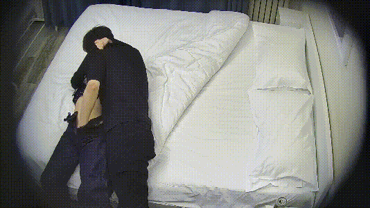 《酒店摄像头破解》年轻小情侣各种姿势啪啪❤️玩69连着干两炮 - 老宋论坛-老宋论坛
