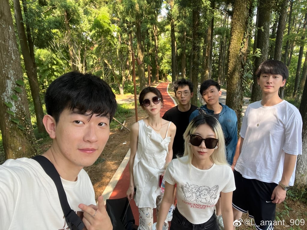 ⚫️【顶级禁忌泄密】反差眼镜骚女友高潮失控狂喊“爸爸射逼里”！单男无套爆肏露脸肛交，刺激到喷水的原版 - 老宋论坛-老宋论坛