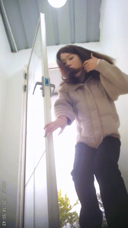 街边女公厕真实偷拍多位女性大小便⑵，特写后位双洞同步露脸，鲍鱼菊花近在咫尺，视觉 配图7