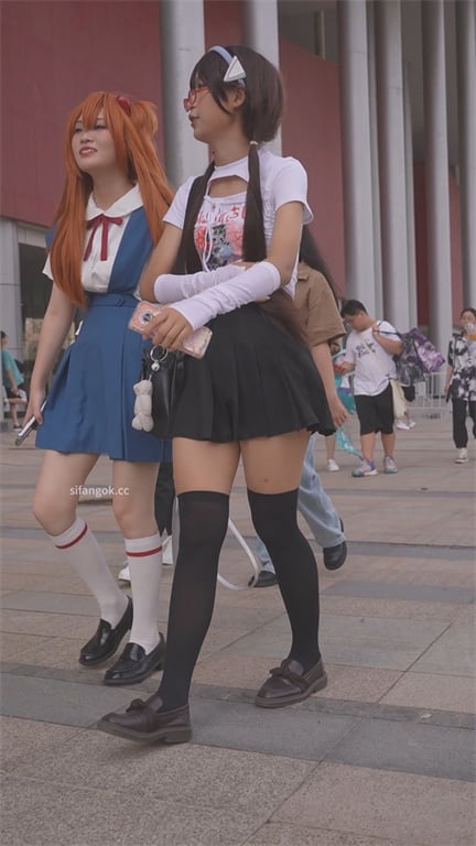 ❣️推荐❣️【展会极品】绝色靓女小皮鞋情趣丝袜诱惑，泡泡内裤勾勒性感曲线，神秘魅力1V-老宋论坛