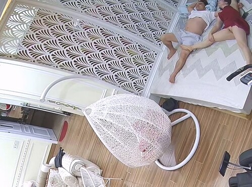 居家摄像头破解土豪大叔和美女老婆的私密生活被曝光 - 老宋论坛-老宋论坛