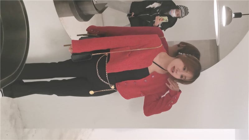 办公楼女厕全景偷拍几位美女同事人美BB也嫩 配图5