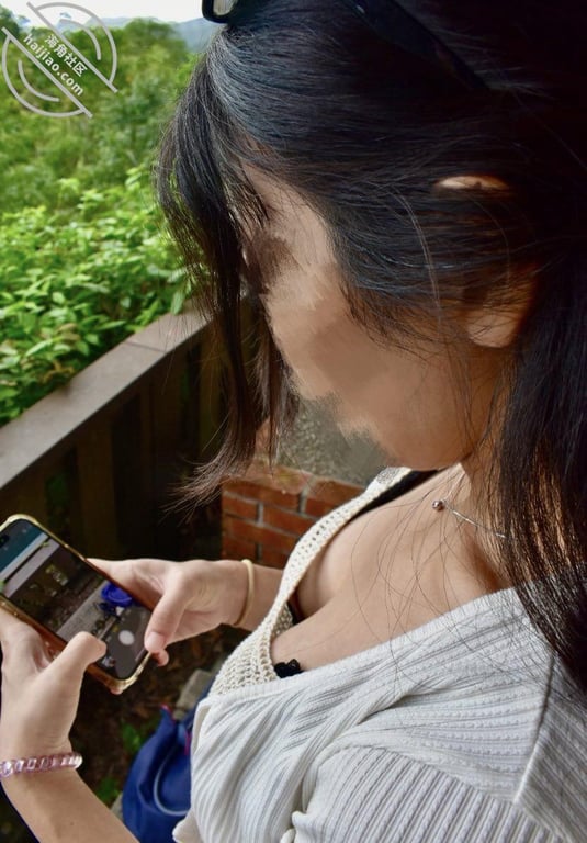 （原创）半夜老妈在浴室里洗澡，被我闯入强上内射了 - 老宋论坛-老宋论坛
