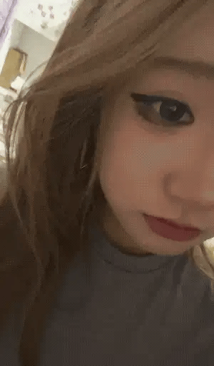 ⭐⭐【原档重磅泄密】广州绝色台球女助教 黑衣甜笑握杆激战 飒甜反差拉满 酒店按头 配图3