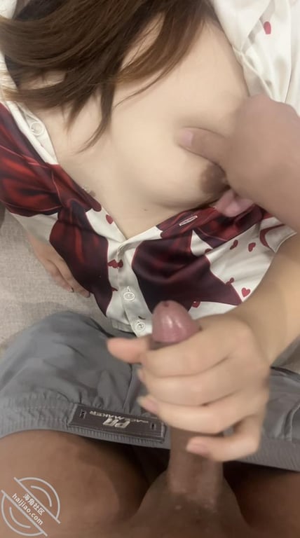 (原创）再战睡衣战袍的嫂子 内射骚穴一滴都没流出来 配图6