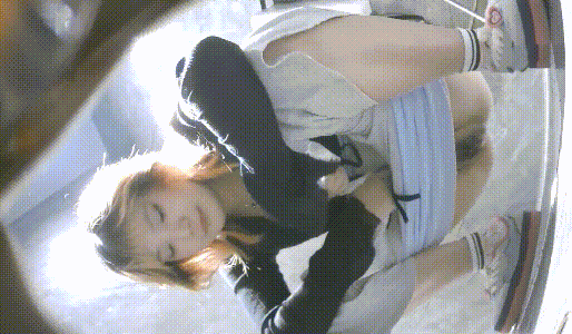 酒吧女厕高清偷拍：米色长裤极品美女小黑鲍全景诱惑曝光-老宋论坛