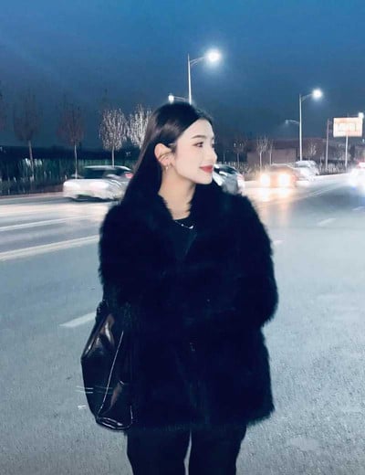 新疆顶级网美mihray异域绝色尤物床上狂浪黑丝情趣跪舔尽显妩媚 深喉骑乘摇奶风 配图9
