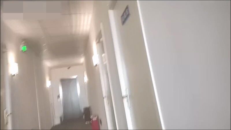 宾馆禁忌激战！农村光棍无套狂插离异嫂子，猛顶得她高潮尖叫直夸性能力爆棚 配图29