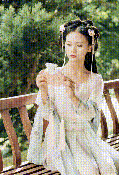 【AI脱衣】古装美女明星原版电视剧口交、颜射、绝美！ 配图3