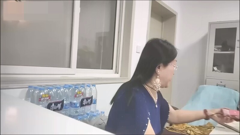 宾馆禁忌激战！农村光棍无套狂插离异嫂子，猛顶得她高潮尖叫直夸性能力爆棚 配图31