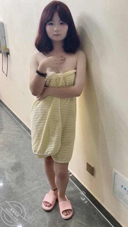 组团去兄弟家轮流上他粉嫩老婆,连奶头都还是粉的闷骚小嫂子 - 老宋论坛-老宋论坛