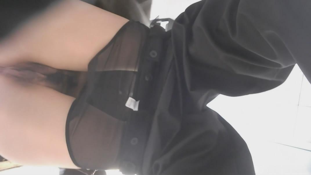 最新爆料！极品颜值美女黑透反差骚内裤藏不住 野鸡大学女厕偷拍 菊花爆裂拉稀狂喷！ 配图4