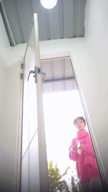 美女如云街边女公厕真实偷拍超多小姐姐方便，特写后位双洞同步露脸 配图4