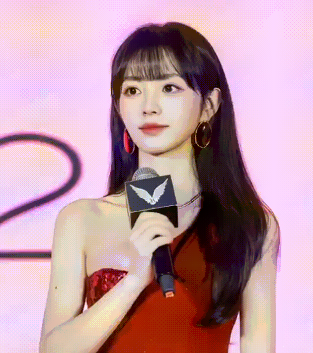 【AI脱衣】继续快手抖音小红书网红明星及红人娜扎给小朋友喂奶！ 配图4