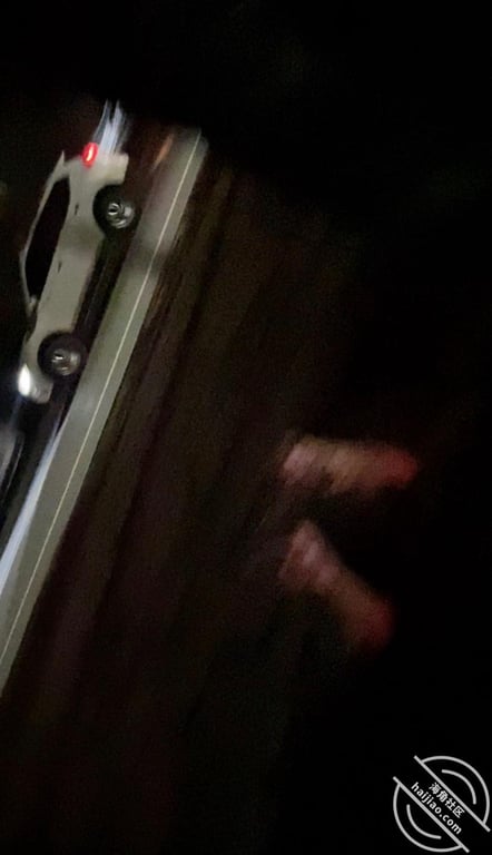 【真实原创】26 暑假出游 媳妇在房间睡觉 我在楼下马路操侄女 配图5
