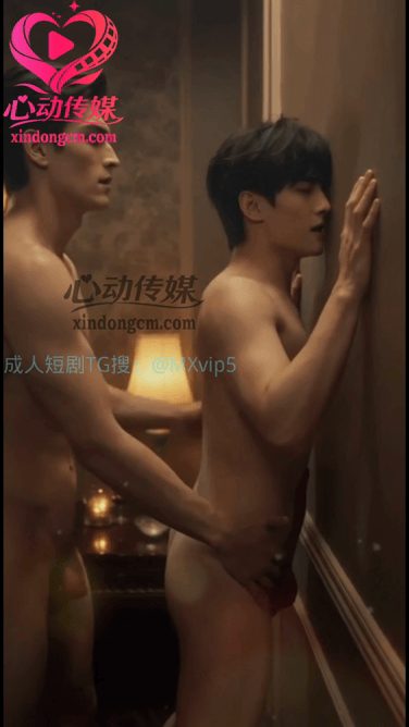【AI短剧】新加坡出差：上司的精液漩涡第1-6集 头等舱的暧昧眼神，总统套房的异 配图3