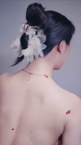 【AI脱衣】❤️魔改短剧❤️《破咒师》第3集 我偷窥灵儿和她的闺蜜互舔逼，被发现后反被她邀请进房间，难道说…… - 老宋论坛-老宋论坛
