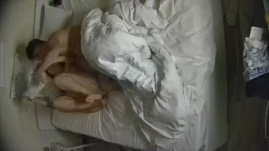 民宿激情实录：眼镜知识分子情侣床上含蓄缠绵，美女身材竟被这样温柔浪费！ 配图4