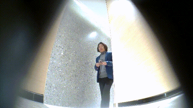 商场女厕固定机位针孔偷拍，多位女士方便，小少妇脸蛋好看下面也诱人 配图6