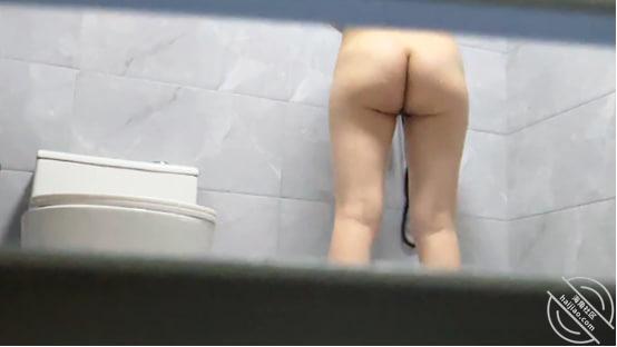 8. 偷拍亲姐姐洗澡，冰脂玉凝的肌肤真的勾引人-老宋论坛