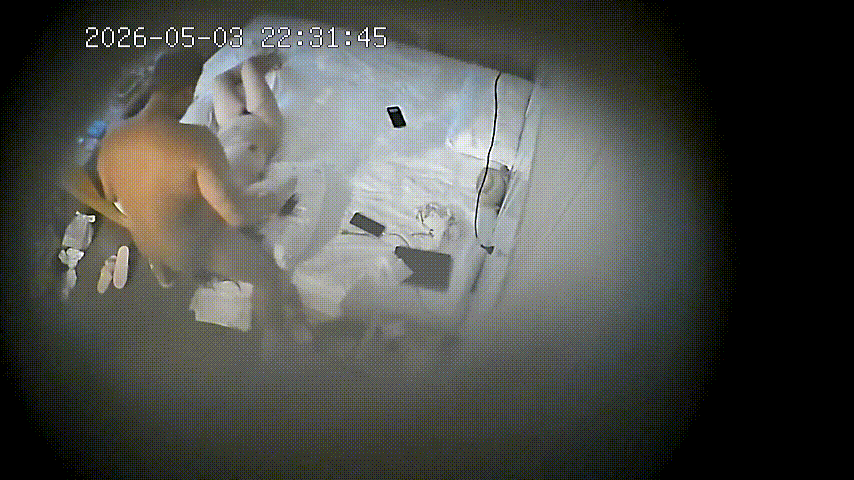 上帝视角5-3：F杯极品爆乳少妇欲火焚身，中年夫妻狂操却憾失奶炮高潮！ 配图5