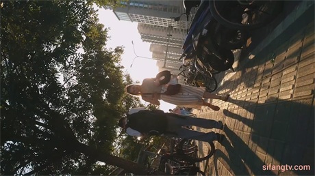 爆款推荐【超市偷情】极品少妇肥美蜜穴，美女美食主播高潮连连，绿帽龟奴跪舔旁观偷拍 配图12