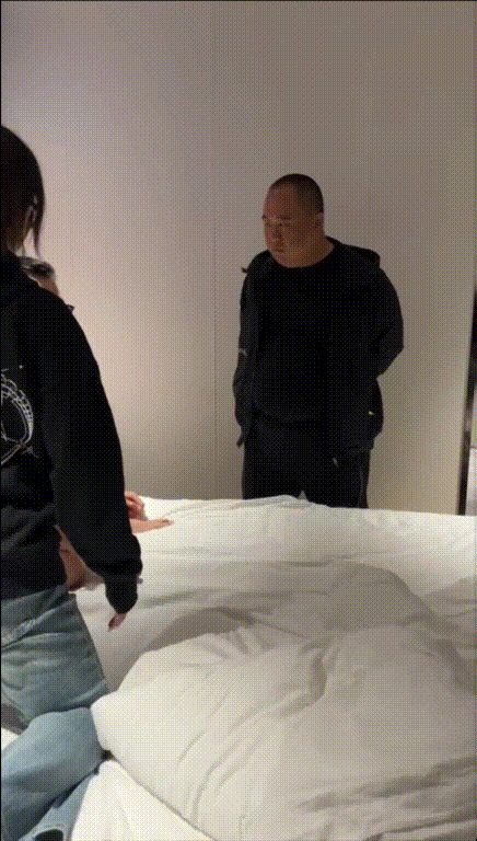 潍坊人民医院周小寒老公出轨被抓奸花老婆的钱包小三 酒店开房留老婆电话被抓包“这智 配图2