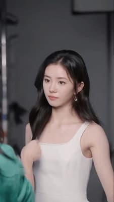 【AI脱衣】❤️刘浩存❤️外表初恋清纯仙女 骨子里却极度淫荡 主动勾引化妆师 - 老宋论坛-老宋论坛