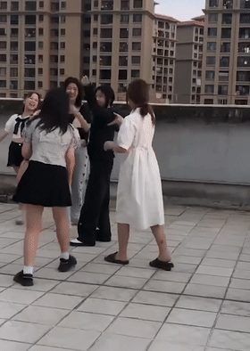 吃瓜福建泉州反差婊叶欣怡超美黑鲍被炮友偷拍曝光 早期花式做爱与霸凌视频引发热议！ 配图3