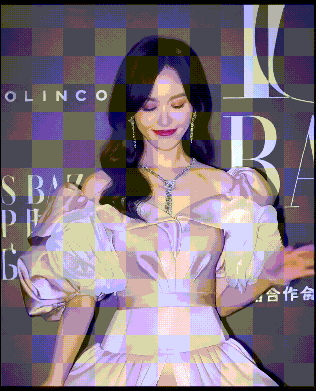 【AI脱衣】李小萌 孟子义 唐嫣 杨童舒 周慧敏骚货女星被搞大肚子继续陪金主做爱 配图2