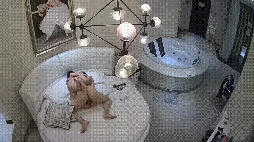 偷拍酒店干炮！长发尤物被狂扣逼喂屌，鸳鸯浴后男人还想再来，美女直接翻脸不干！ 配图5