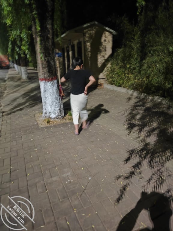 【轻熟表姐】5 接表姐下班，路边车震，完事送她回家 - 老宋论坛-老宋论坛