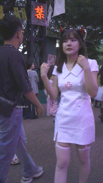 性感护士吊带白丝美女❤️趁乱开闪CD，白内正面黑露激情诱惑-老宋论坛