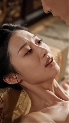 【AI自制小短剧】《淫魔重生情欲江山》第4集肏完嫂子，再扣公主骚逼！ 配图5