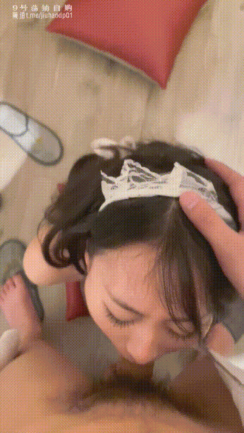 外表高冷女神，私下竟是主人专属舔脚母狗！端庄女人防线一破，彻底沦为下贱听训宠物 配图5