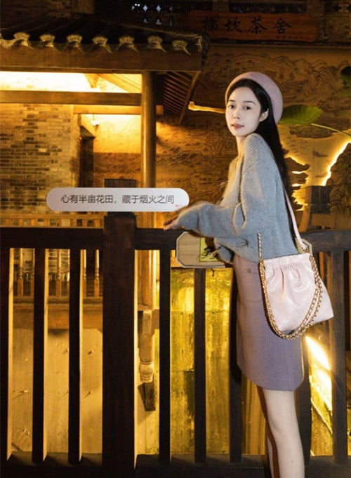 广西D奶人妻女教师陈晓琳全裸口交后回家狂榨绿帽老公猛捏巨乳爽到高潮尖叫喷水！ 配图13