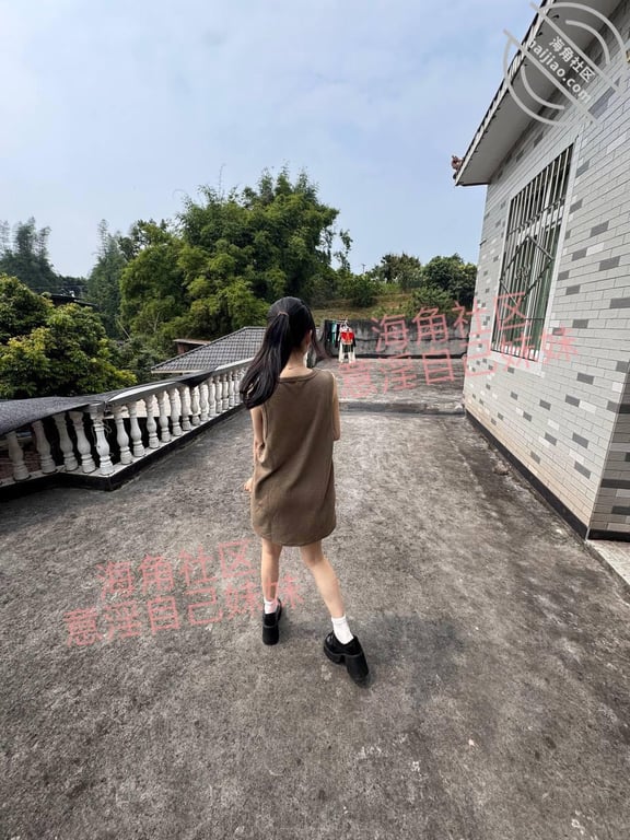 【原创视频151】光天化日跟妹妹在山野老家做爱，还被附近邻居看到了。。。 - 老宋论坛-老宋论坛