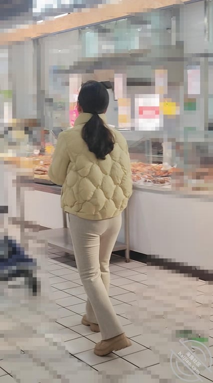 人妻熟女李老师四十三岁。妇女节被我灌醉硬上了，愧对她老公被肏一边爽一边哭 配图2