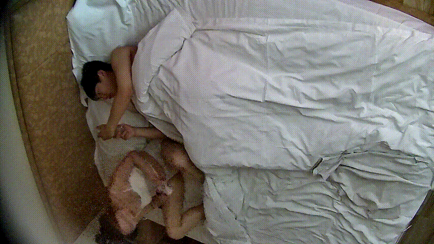 情趣酒店5.13禁忌激战：姨妈来了她却不老实，男生直接喂屌她狂玩按摩棒高潮迭起！ - 老宋论坛-老宋论坛