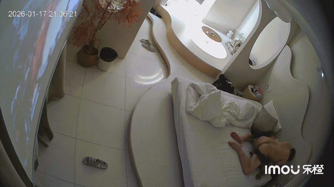 乐橙酒店18+激情流出！气质少妇被变态皮靴丝袜控炮友疯狂调教缠绵 配图2
