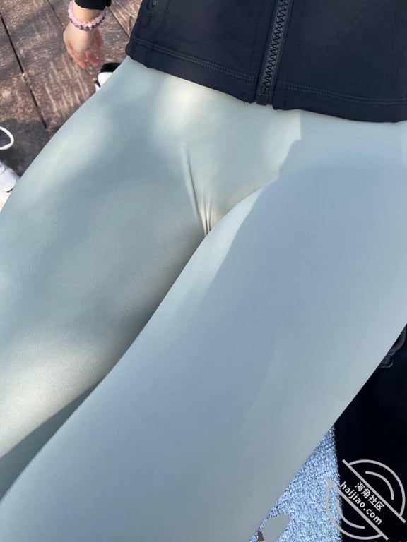 原创十八，给老婆约的第二个单男，几年前的视频了，视频指挥老婆和单男操逼 配图5
