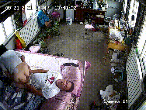 真实家庭摄像头偷拍！农村小夫妻午觉醒来激情狂战，饥渴白臀骚妻全程主动骑乘高潮连连 配图3
