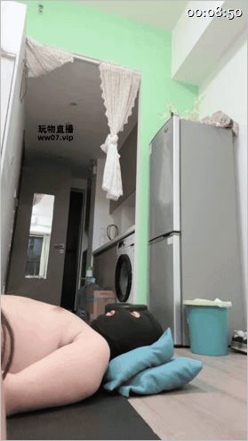 ㊙【SM调教】【一唯/鹿可】醉酒妹妹调哥哥口水吐内裤棉袜套鸡巴深喉到口水拉丝丝/ 配图2