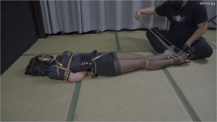 ㊙【SM调教】【象人工作室】多人捆绑女女捆绑女主颜值都非常在线满足你的一切幻想束 配图4