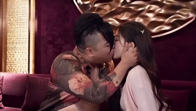 【AI短剧】《商K故事》潇洒李总商K包间爆操陪酒女 口交内射骑乘玩个遍！ 配图1