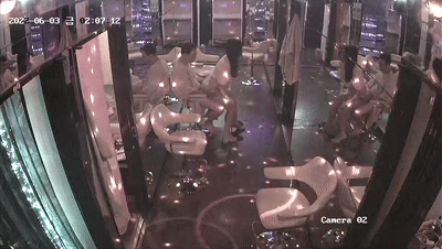 韩国江南道按摩店监控大流出！炮房无人问津，过道椅子上直接开干，多数人不到1分钟就 配图4