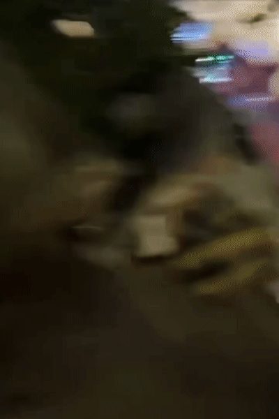 广东惠州水东街饥渴小淫虫当街操穴 马路牙子上演激情活春宫！ 配图3