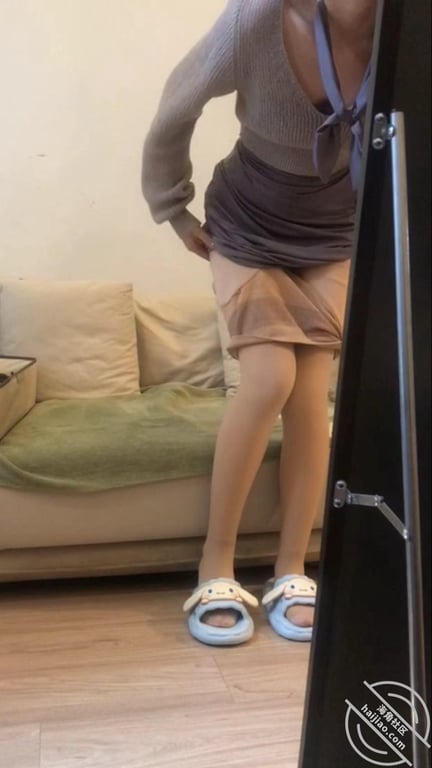 （原创）刚考上大学的妹妹来到大城市和我同居9...妹妹换丝袜 - 老宋论坛-老宋论坛